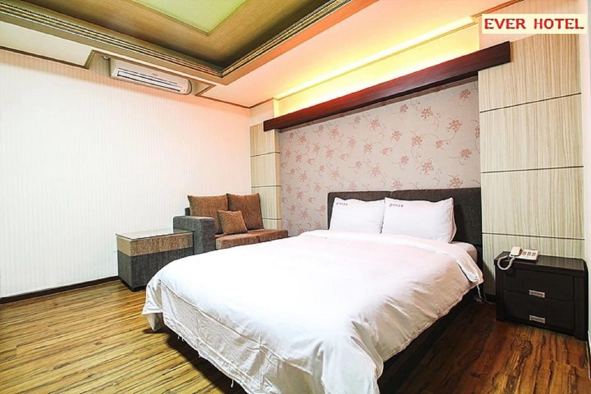 Ever Hotel Jeju Exterior foto